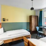 Vier Jahreszeiten Otel