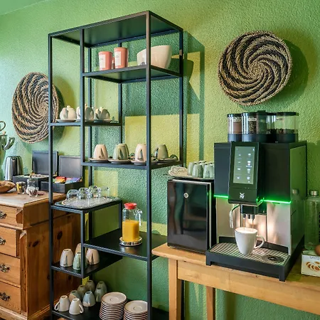 מלון Vier Jahreszeiten 3*