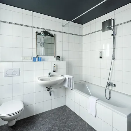 Vier Jahreszeiten מלון וירצבורג