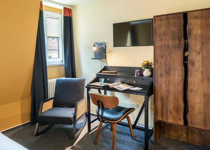 Vier Jahreszeiten Hotel 3*